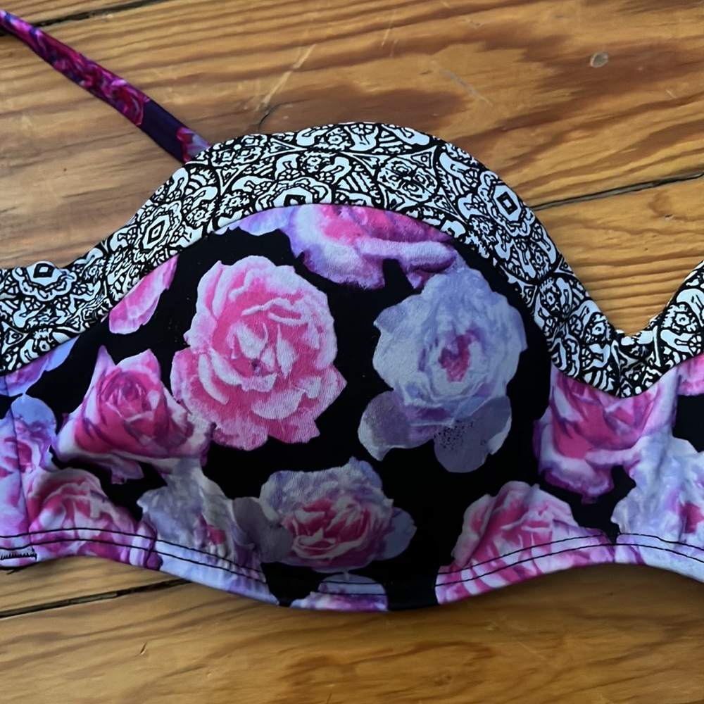 Bathing Suit Top with Roses - Picture 2 of 4